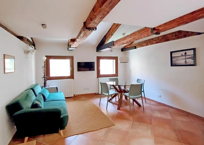 A With A View アパート